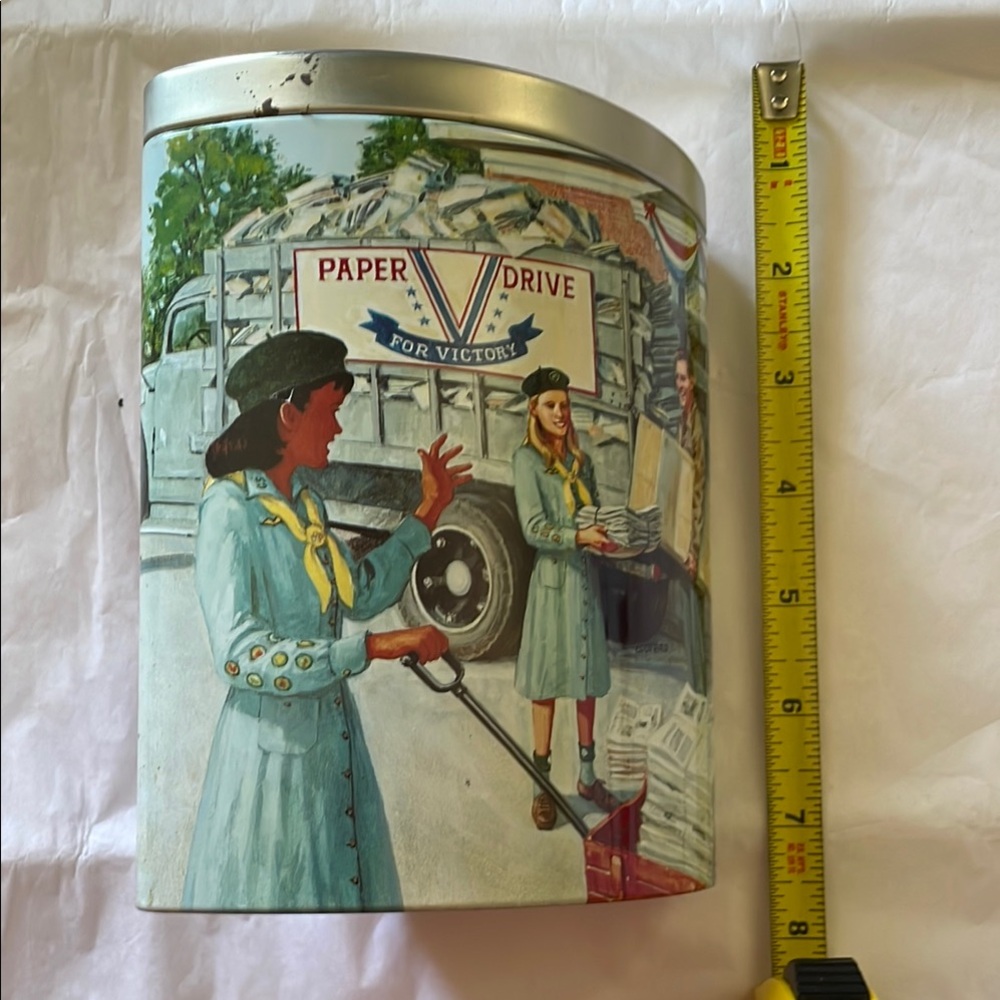 Vintage Style Tin with Paper Drive Design